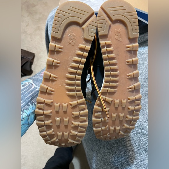 Mens new balance lifestyle shoes size 12. Very versatile shoes! - Picture 4 of 5